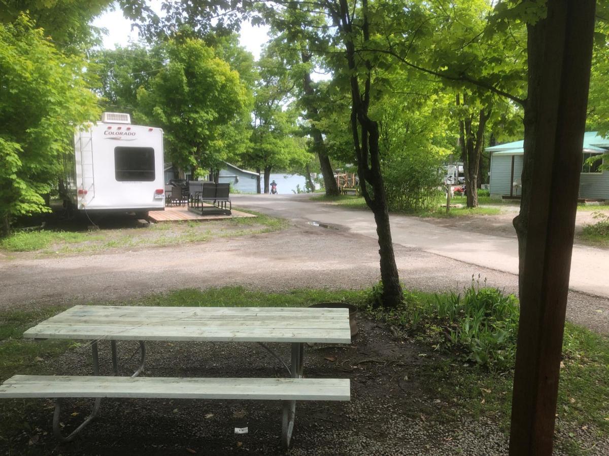 Camping Chalets Lac St-Augustin ケベックシティ エクステリア 写真