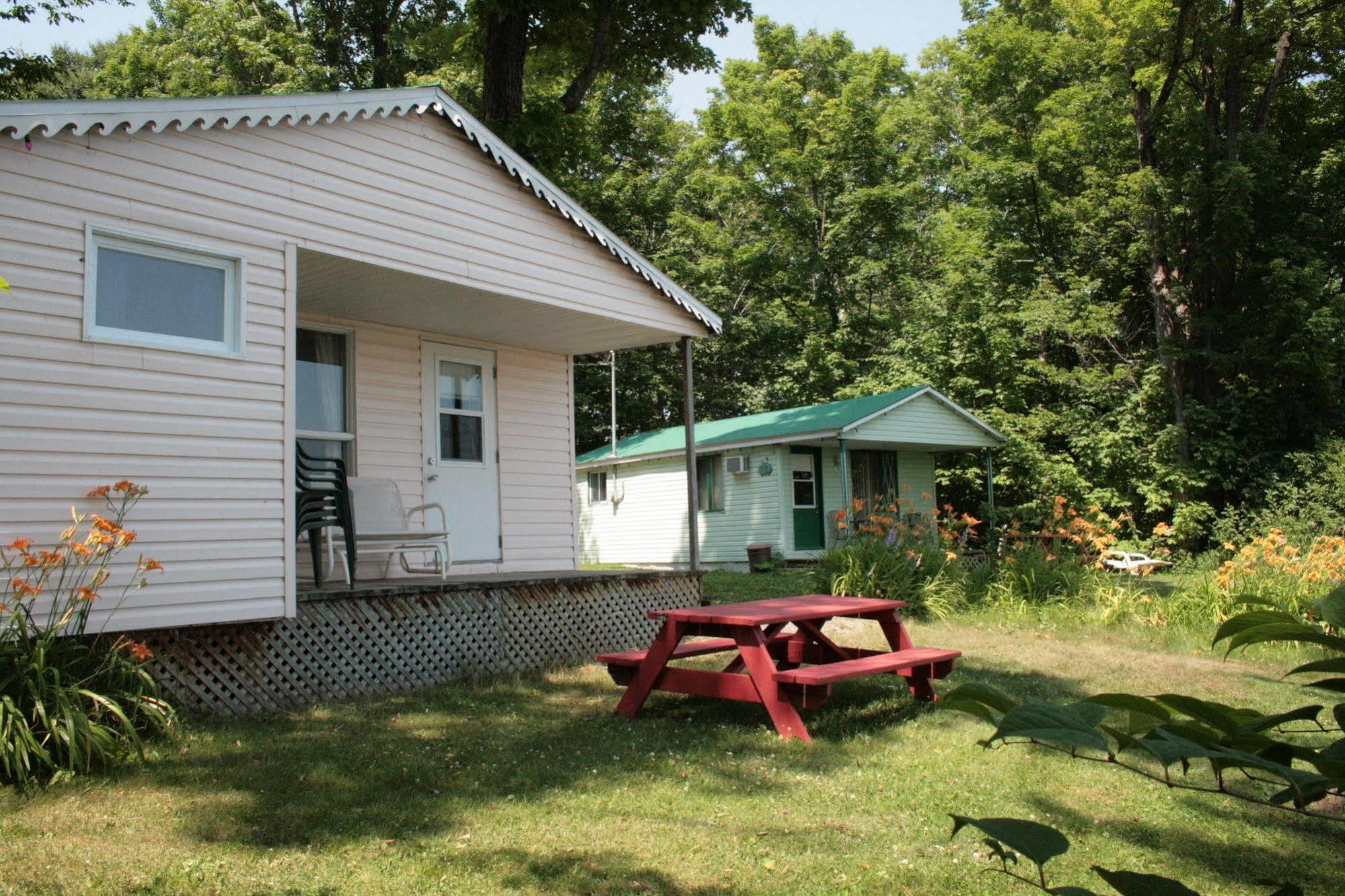 Camping Chalets Lac St-Augustin ケベックシティ エクステリア 写真