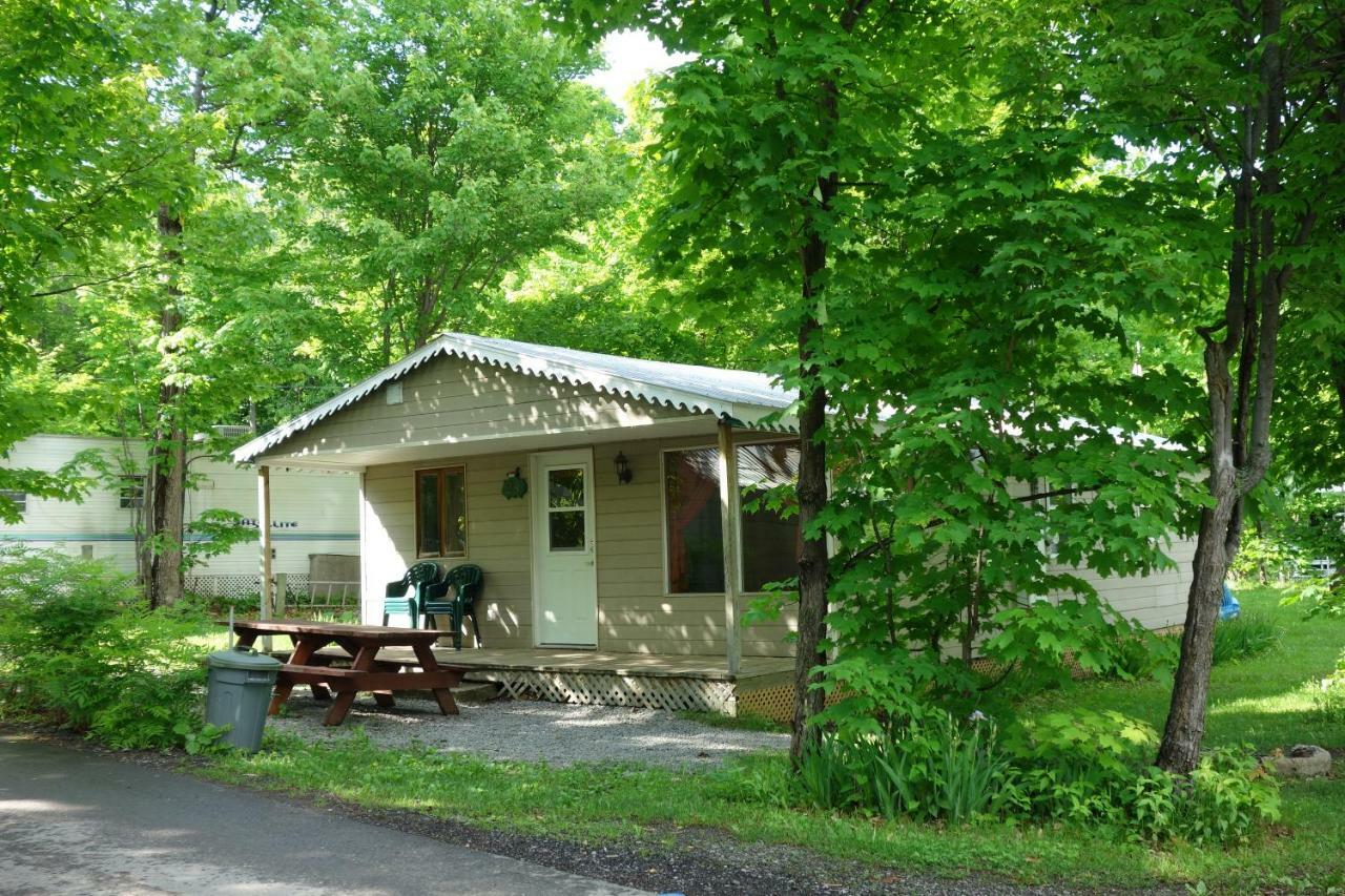 Camping Chalets Lac St-Augustin ケベックシティ エクステリア 写真